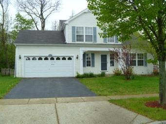 932 Cortney Dr, Carpentersville, IL 60110 - photo 1