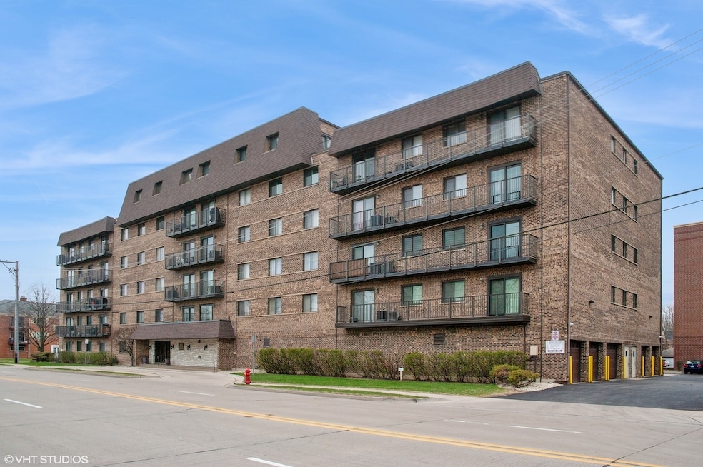 960 S River Rd unit 412, Des Plaines, IL 60016 - photo 1