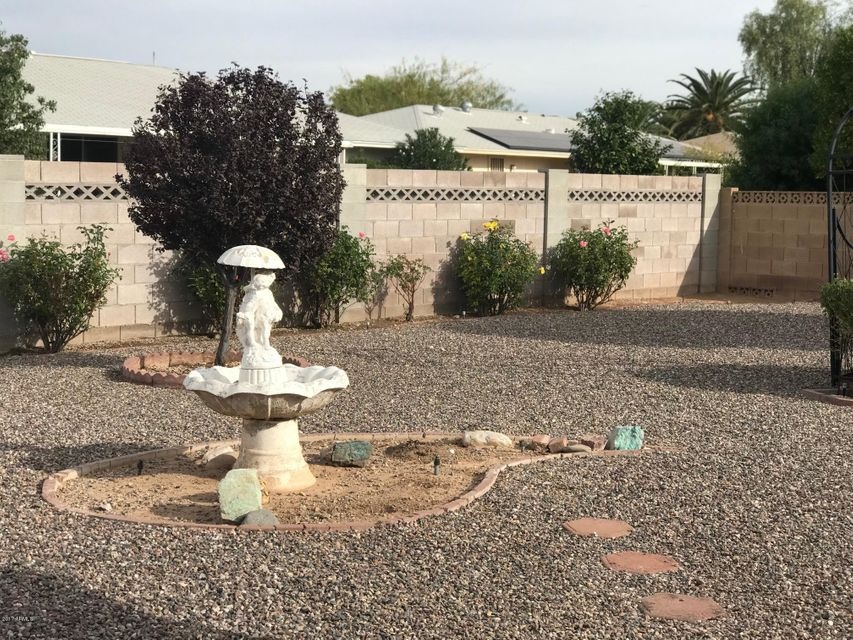 13854 N Cameo Dr yard