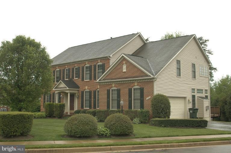 12801 Owens Glen Dr, Fairfax, VA 22030 - photo 1