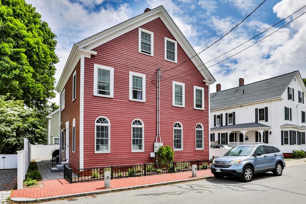 7 Hancock St unit 1, Newburyport, MA 01950 - photo 1