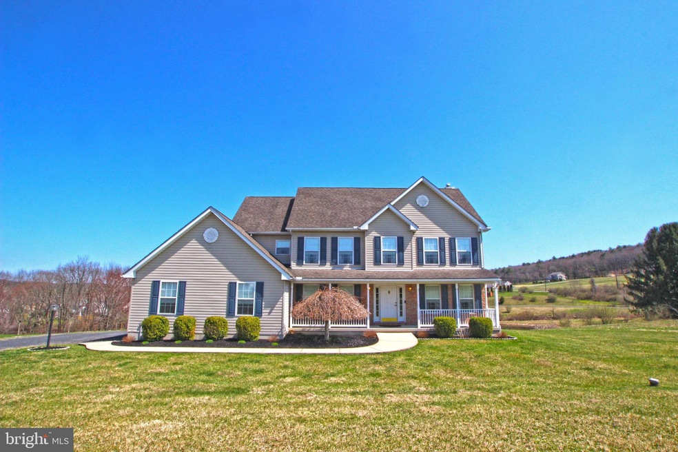 145 Robin Ln, Kunkletown, PA 18058 - photo 1