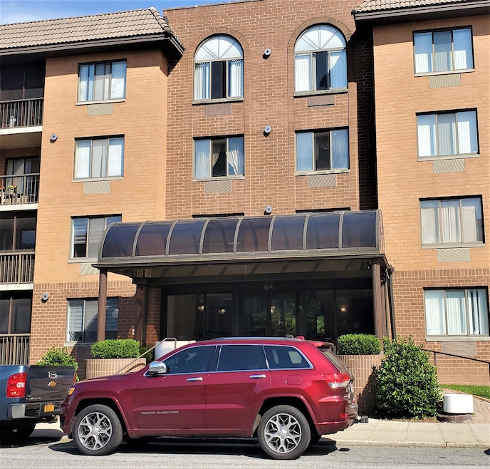 Chestnut Hill at Essex Park unit 4C, Staten Island, NY 10314 - photo 1