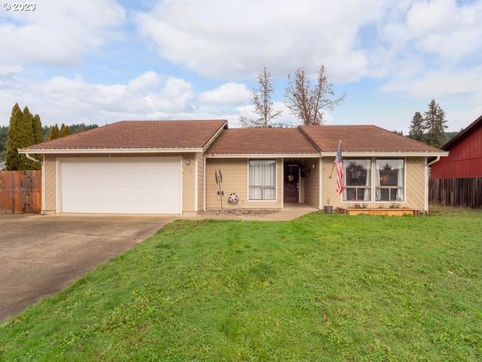 1819 E Fourth Ave, Sutherlin, OR 97479 - photo 1