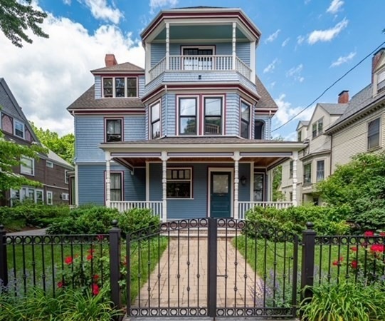 220 Aspinwall Ave, Brookline, MA 02446 - photo 1