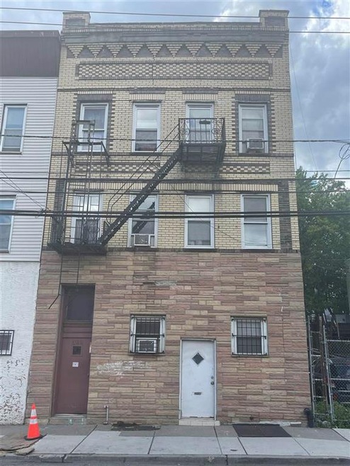 389 Summit Ave unit 5, Jersey City, NJ 07306 - photo 1