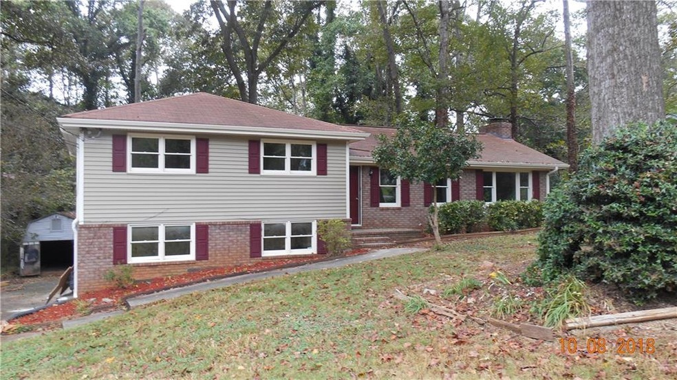 5713 Woodland Dr, Acworth, GA 30102 - photo 1