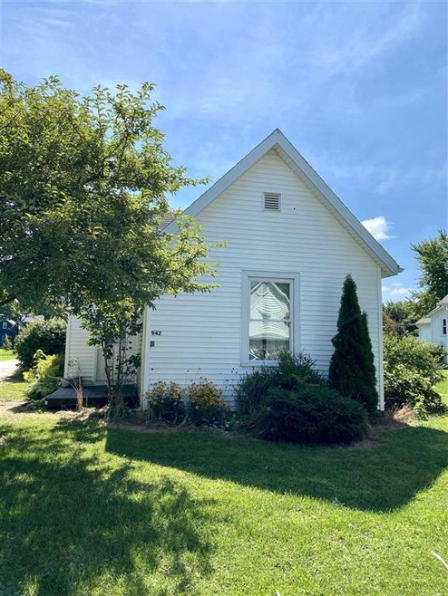 942 N Wayne St, Warren, IN 46792 - photo 1
