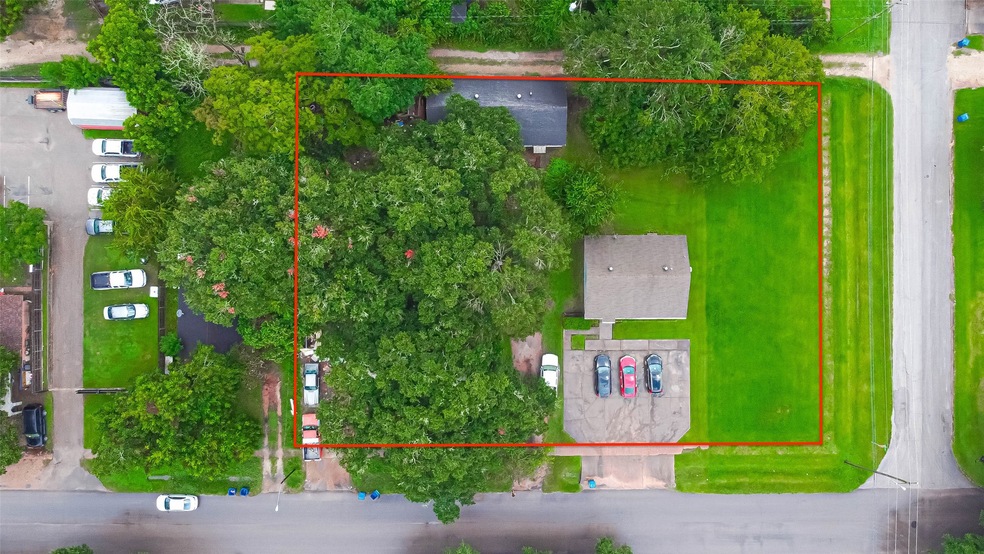 1125 8th St, Rosenberg, TX 77471 - photo 1