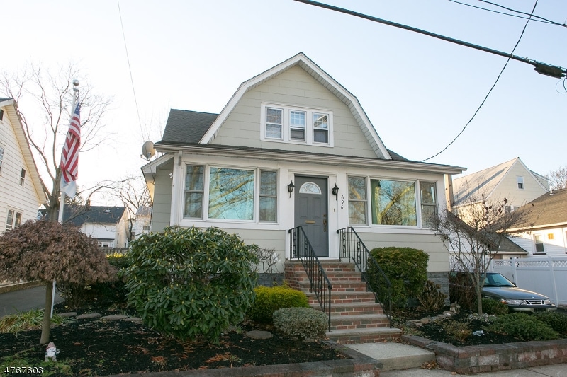 696 Thoreau Terrace, Union, NJ 07083 - photo 1