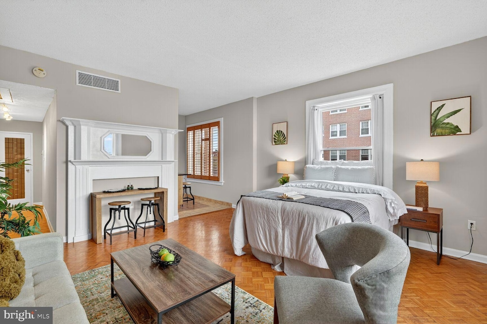 Woodley Condominium unit 303, Washington, DC 20009 - photo 1