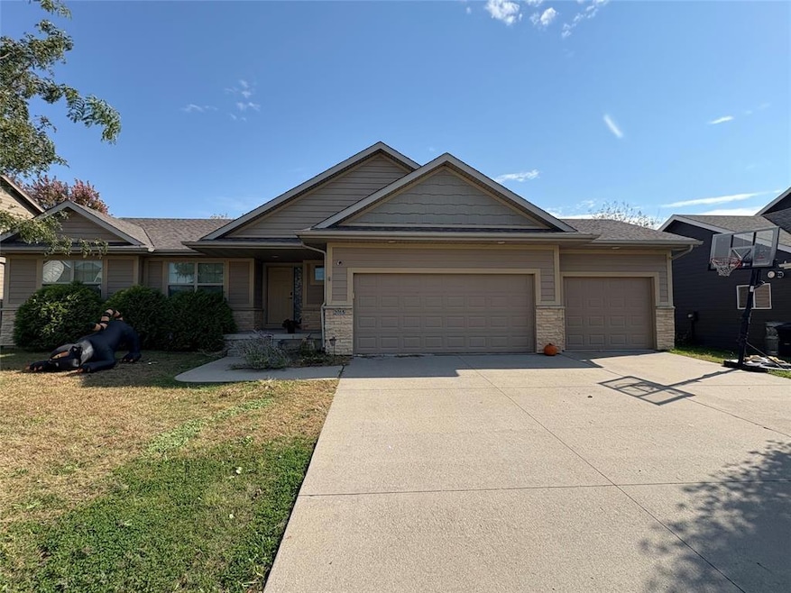 2015 SE Greentree Dr, Waukee, IA 50263 - photo 1