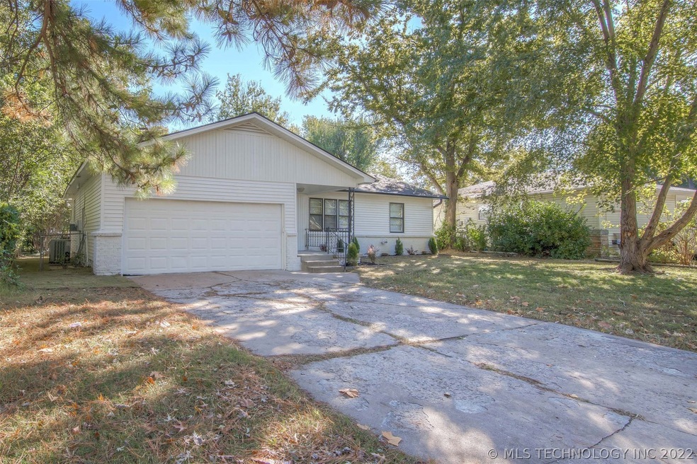 1637 S Ash Place, Broken Arrow, OK 74012 - photo 1