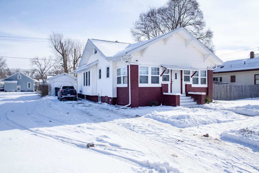 1722 Stevens Ave, Elkhart, IN 46516 - photo 1