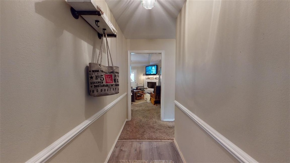 21 White Oak Ln, Wake Village, TX 75501 - photo 1