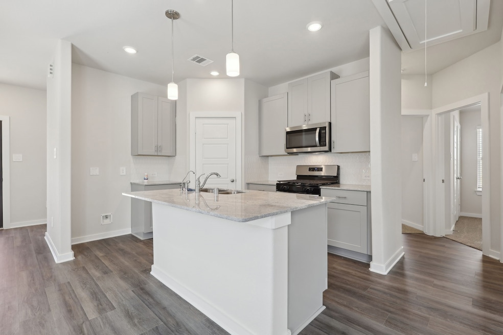 5617 Madden Ln, Houston, TX 77048 - photo 1