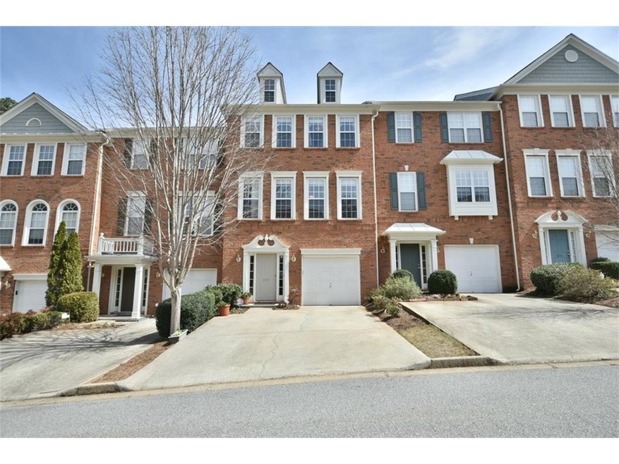 Lovely Townhome just a few minutes from beautiful 