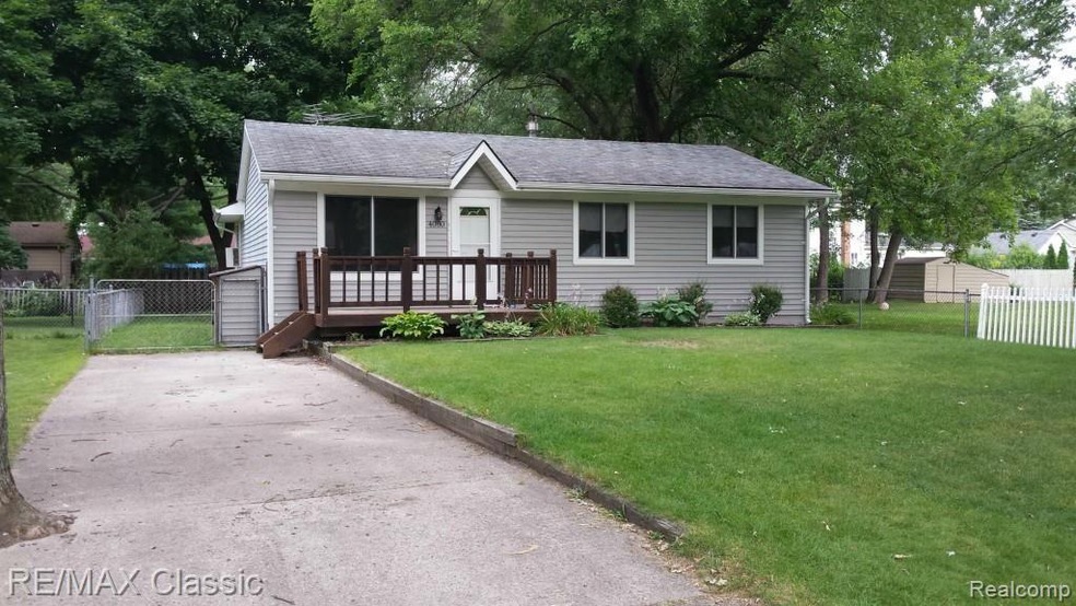 4080 Maple Blvd, West Bloomfield, MI 48323 - photo 1