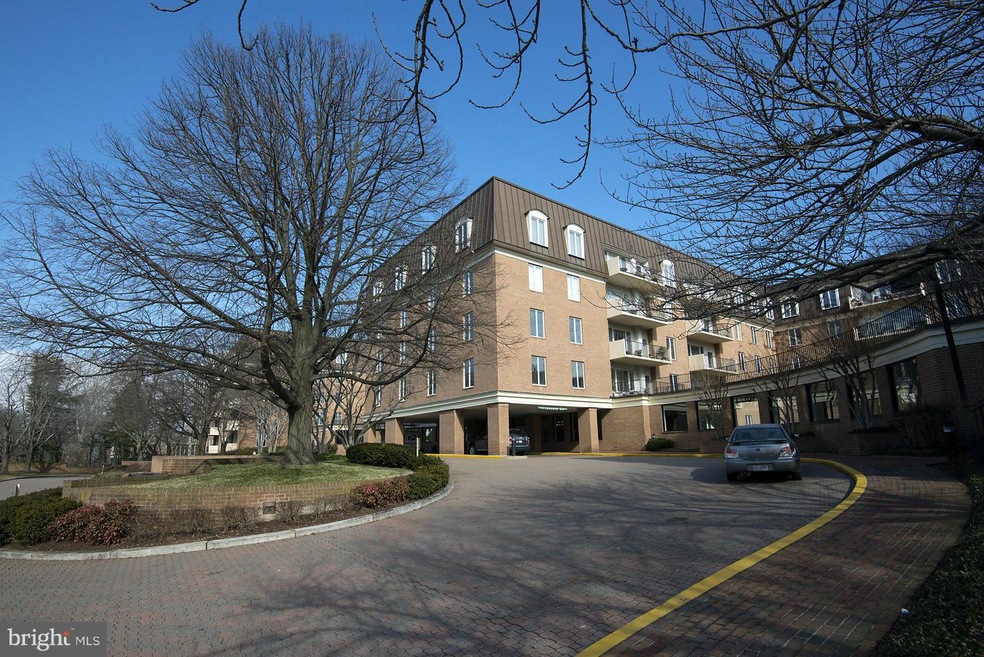 8101 Connecticut Ave unit N504, Chevy Chase, MD 20815 - photo 1