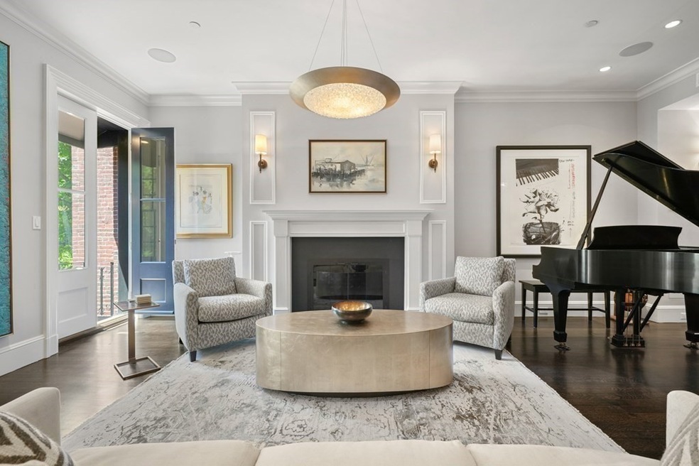 22 W Cedar St, Boston, MA 02108 - photo 1