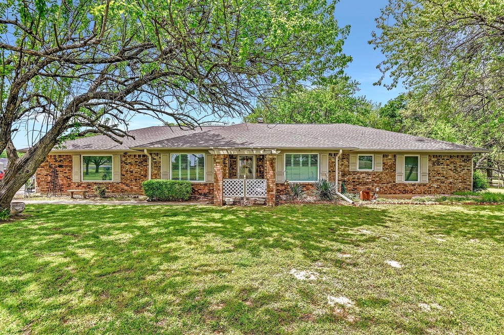 49 E Fox Creek Ln, Whitesboro, TX 76273 - photo 1