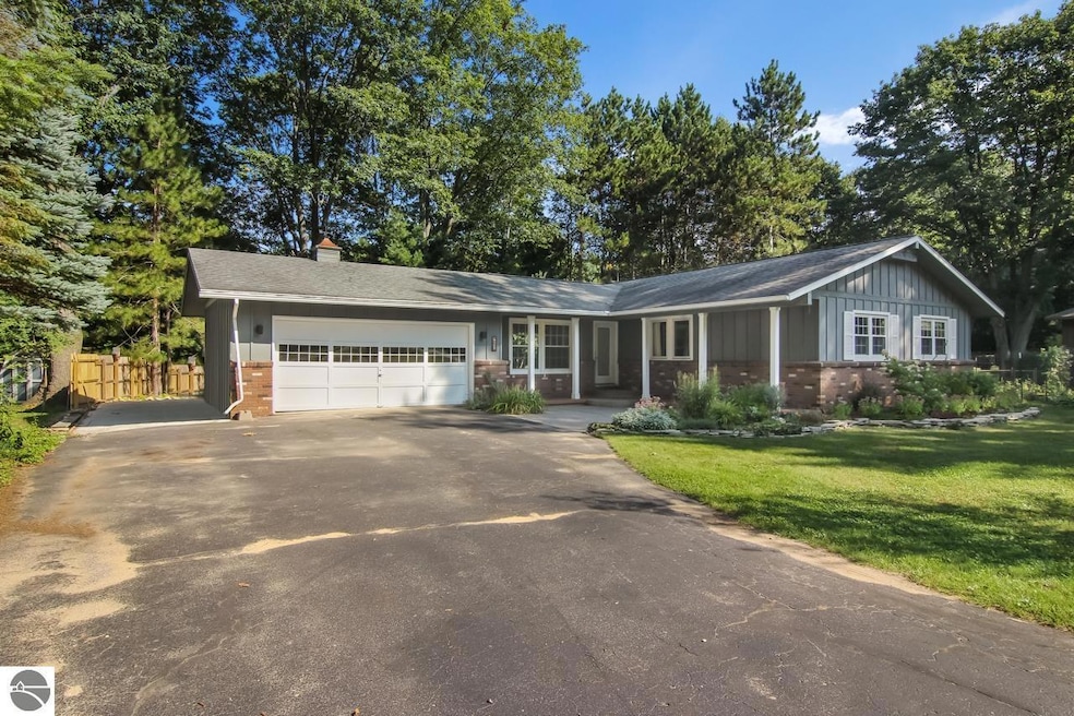 Front View with lots of curb appeal!