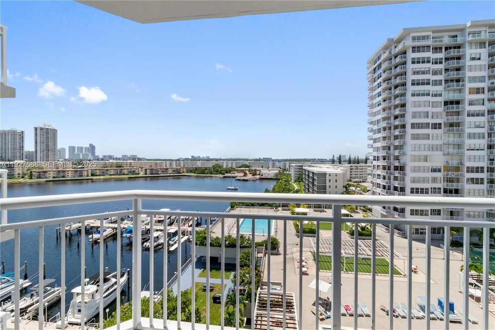 18071 Biscayne Blvd unit 704, Aventura, FL 33160 - photo 1