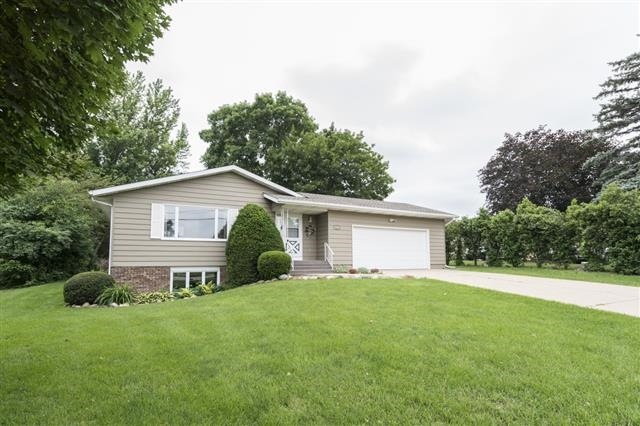 2944 Thinnes St, Cross Plains, WI 53528 - photo 1