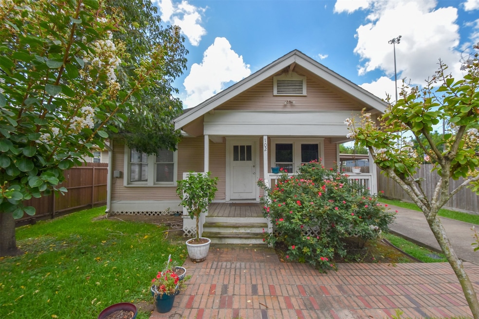 102 Frawley St, Houston, TX 77009 - photo 1