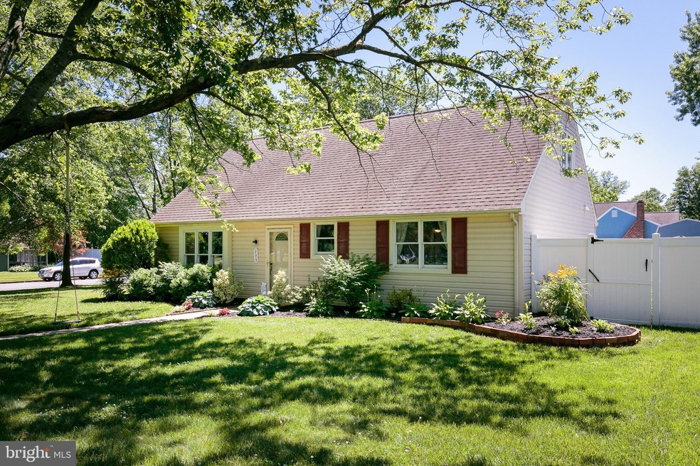 233 Tenby Chase Dr, Delran, NJ 08075 - photo 1