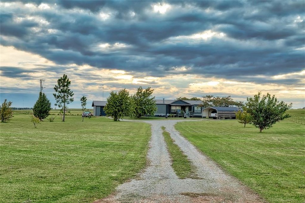 10761 N 1990 Rd, Elk City, OK 73644 - photo 1