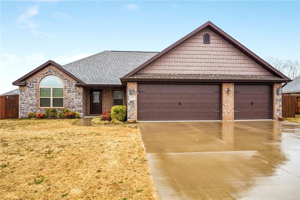 606 Custer St, Prairie Grove, AR 72753 - photo 1