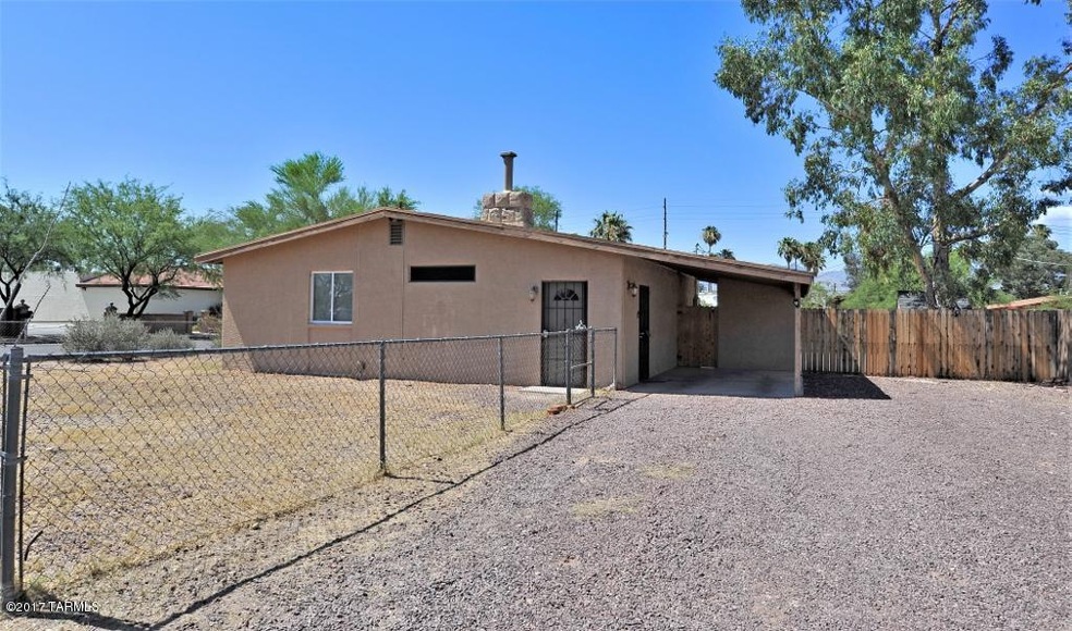 Oversized Gated Yard