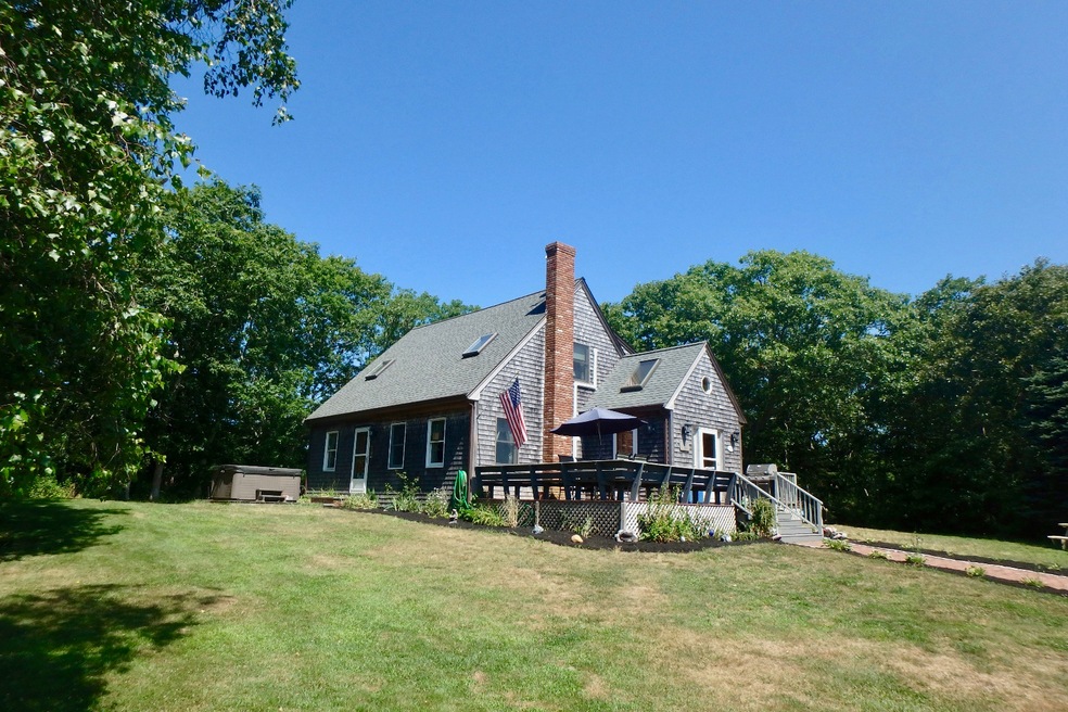 10 Bailey Park Rd, Vineyard Haven, MA 02568 - photo 1