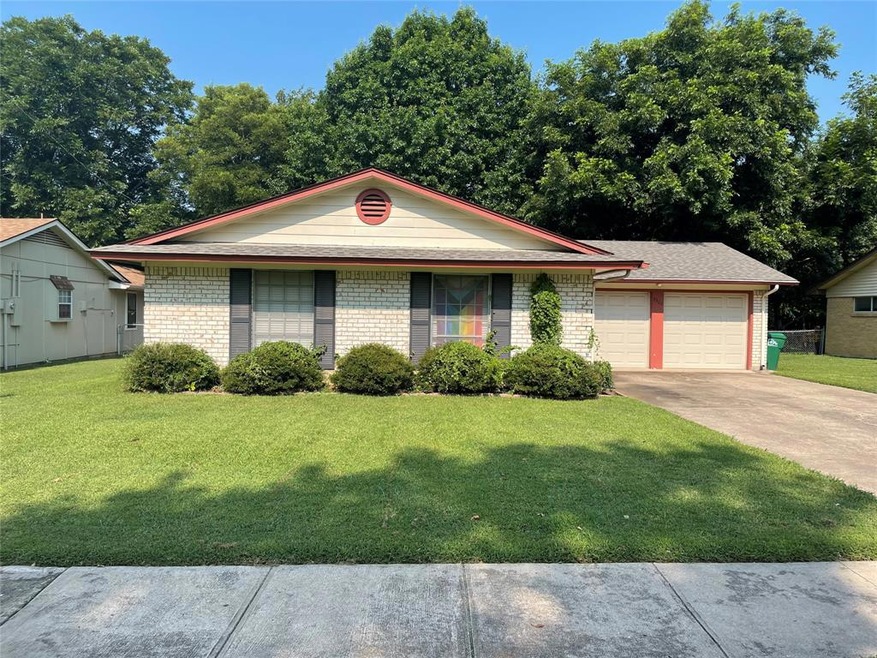 2320 Westwood Dr, Denton, TX 76205 - photo 1