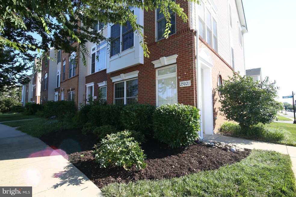 25021 Justice Dr, Chantilly, VA 20152 - photo 1