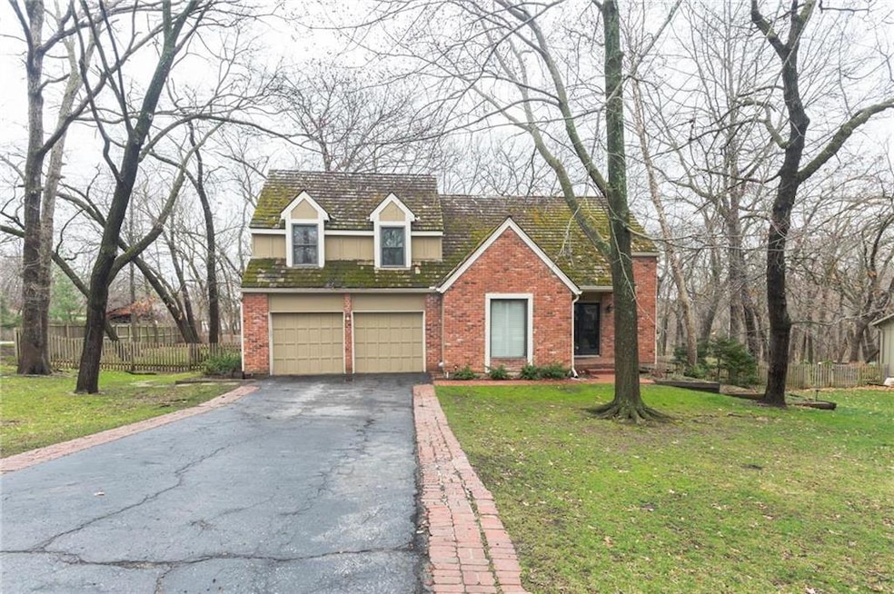 8417 Redbud Ln, Lenexa, KS 66220 - photo 1