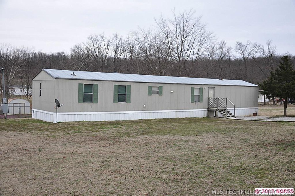 Lone Star Schools.  3 Bedrooms, 2 Full Bathrooms w