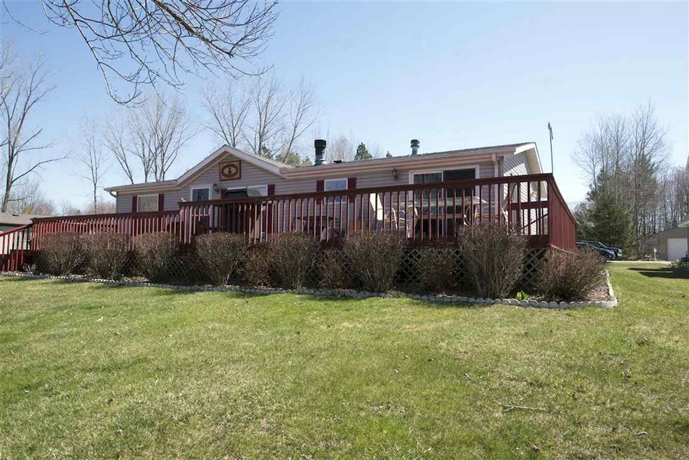 This turn key 1300 square foot 3 bedroom, 2 full b