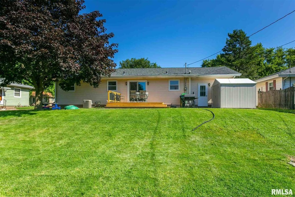 1831 W 37th St, Davenport, IA 52806 - photo 1