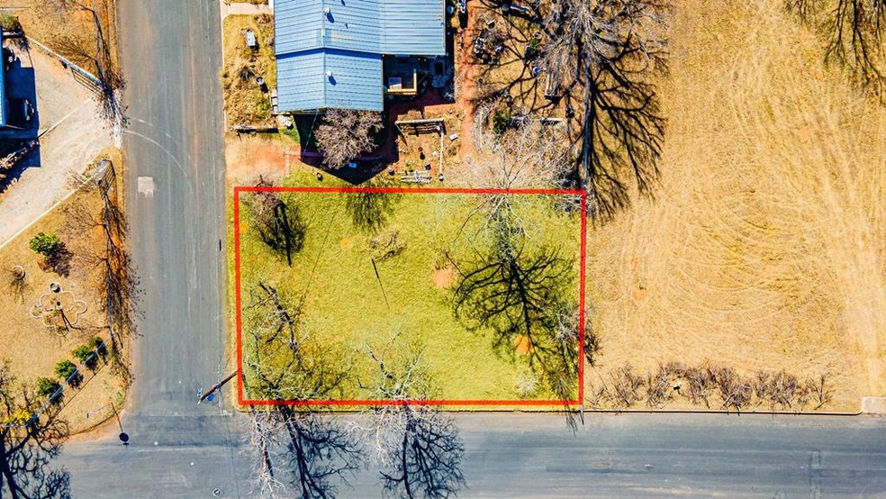 902 Hill St, Fredericksburg, TX 78624 - photo 1