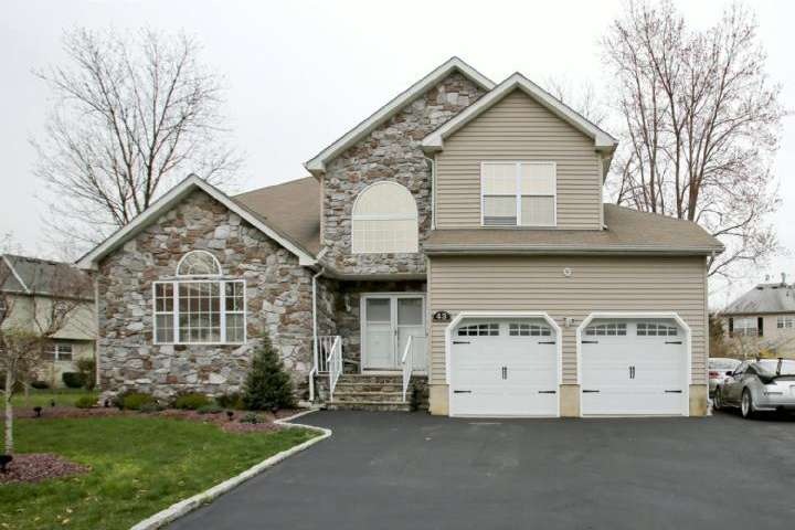 43 Greyhound Ct, Kendall Park, NJ 08824 - photo 1