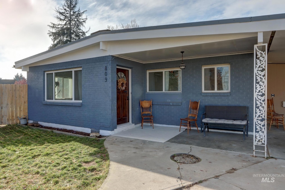 809 Terry Dr, Emmett, ID 83617 - photo 1