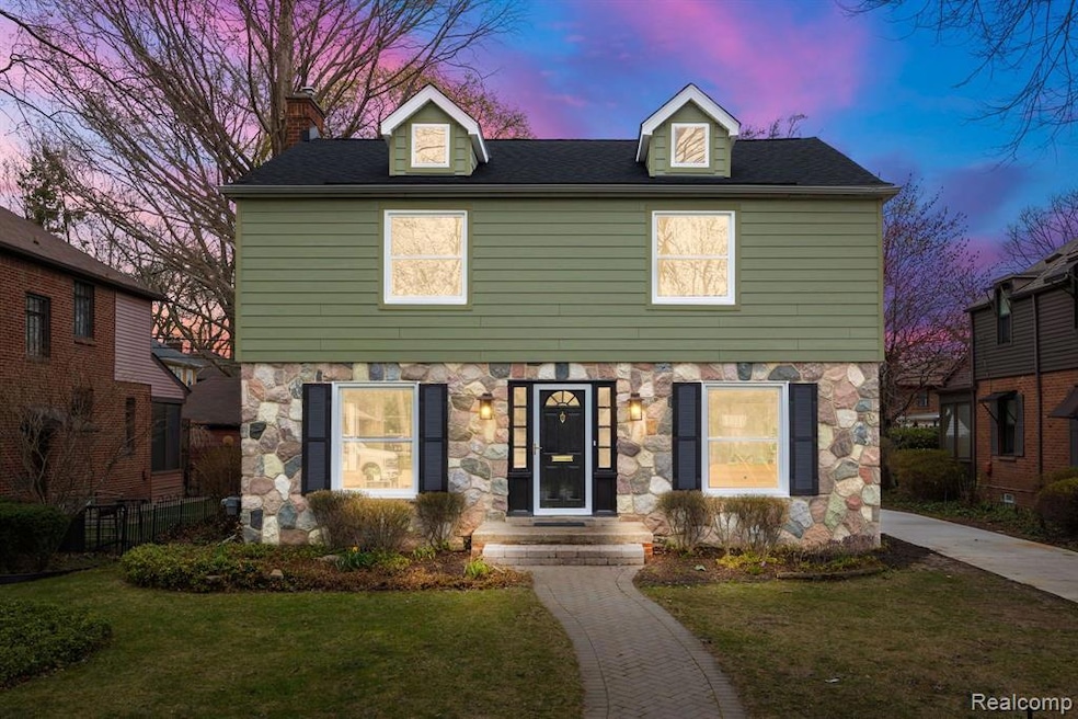 Sold $700,000 • Co-Listing Agent