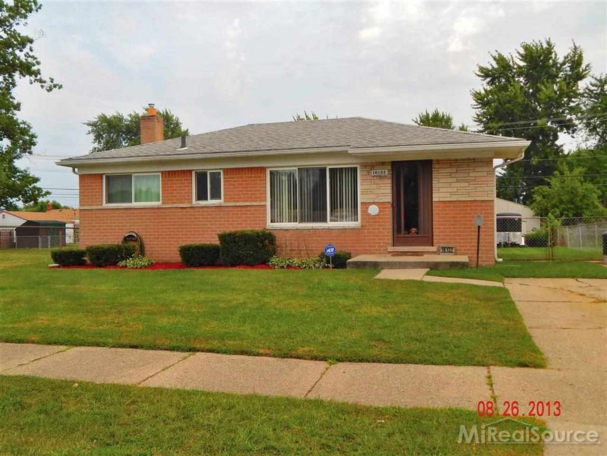 16132 Yew St, Roseville, MI 48066 - photo 1