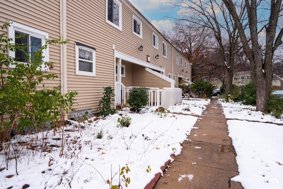 255 N Michigan St unit 100, Lawrence, KS 66044 - photo 1