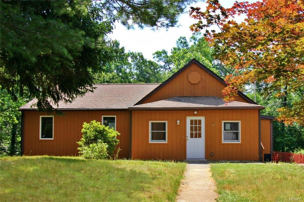 6 Traverse Rd, Lake Peekskill, NY 10537 - photo 1