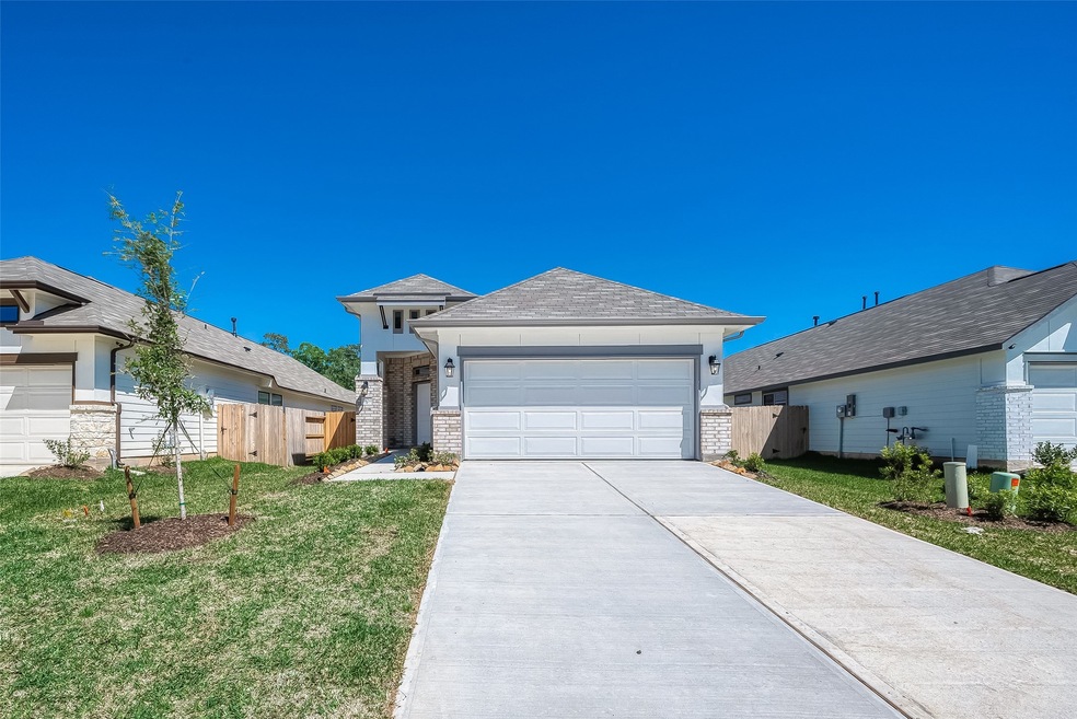 31053 Regal Elm Ln, Conroe, TX 77385 - photo 1