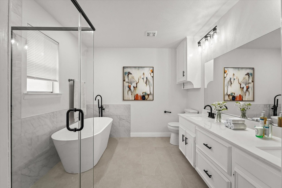 440 Billy Creek Cir, Hurst, TX 76053 - photo 1