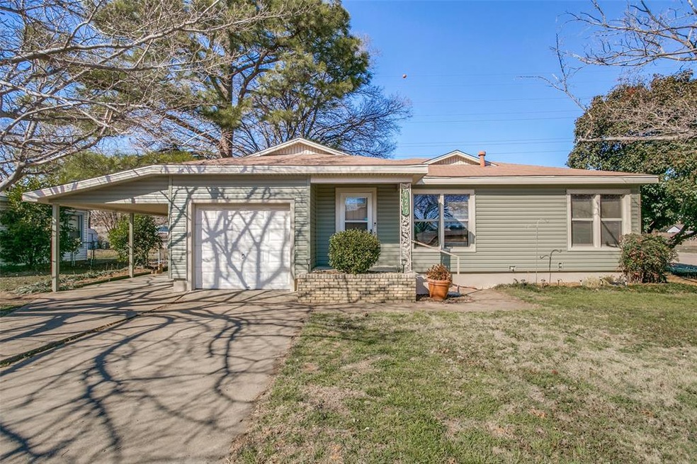 427 E Ellen Ave, Hurst, TX 76053 - photo 1